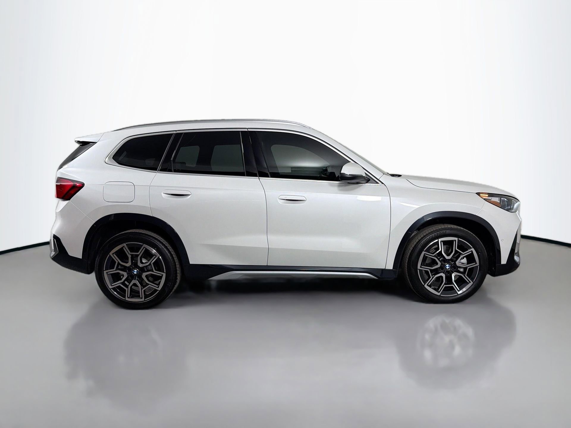 New 2026 BMW X1 xDrive28i w/ Convenience Package image 4