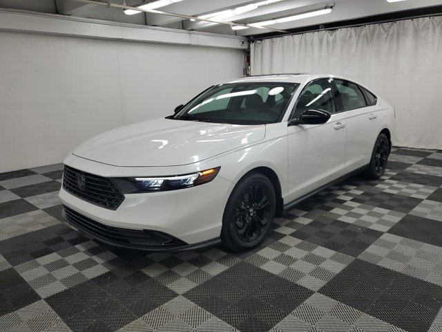 Certified 2025 Honda Accord SE image 3