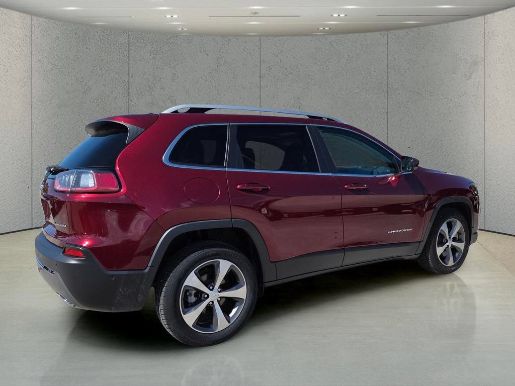 Used 2021 Jeep Cherokee Limited w/ Elite Package FWD image 3