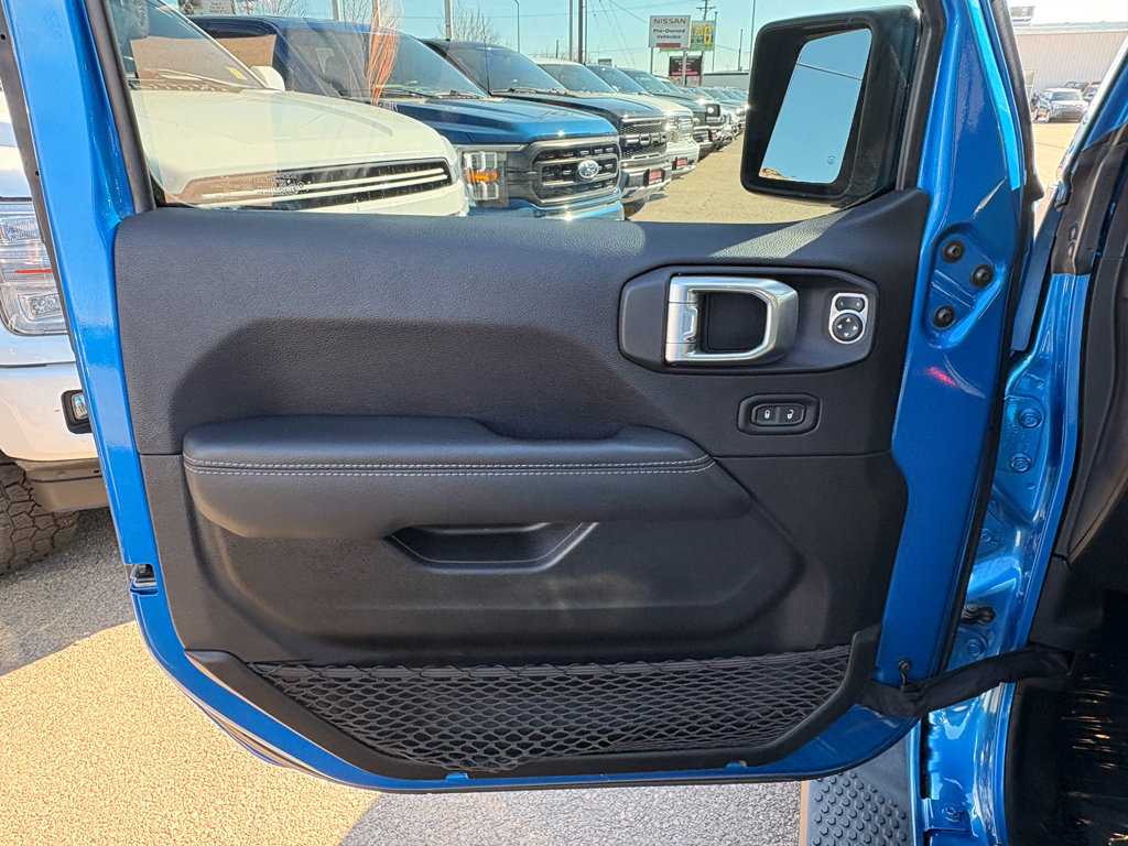 Used 2022 Jeep Wrangler Unlimited Sahara w/ LED Lighting Group image 13