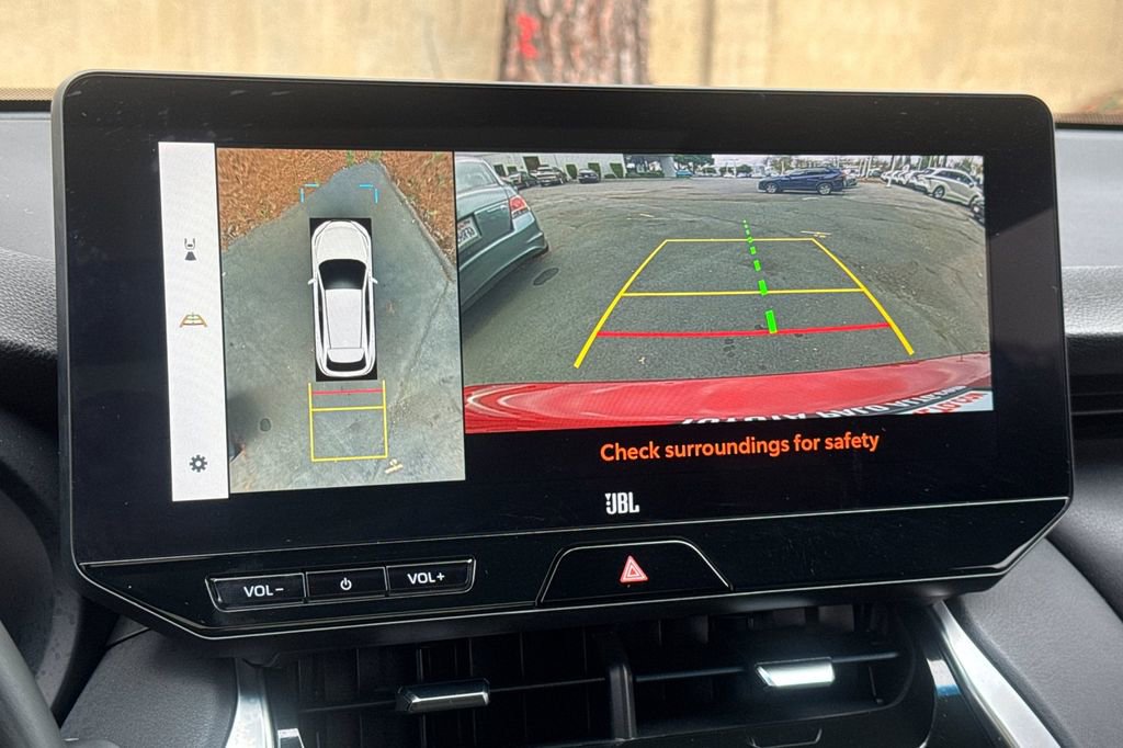 Certified 2024 Toyota Venza Limited image 19