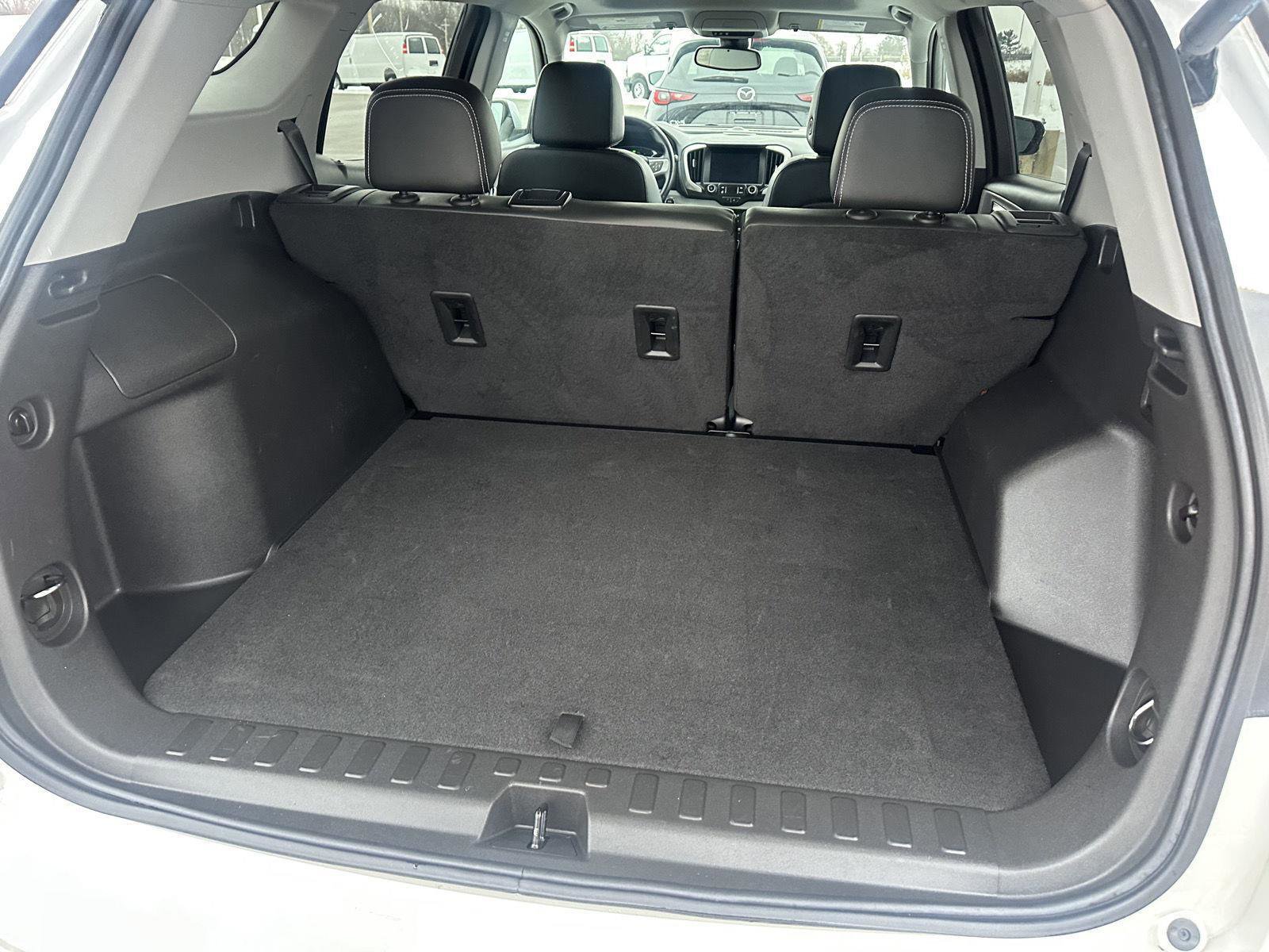 Used 2022 GMC Terrain SLT w/ Infotainment Package II image 10