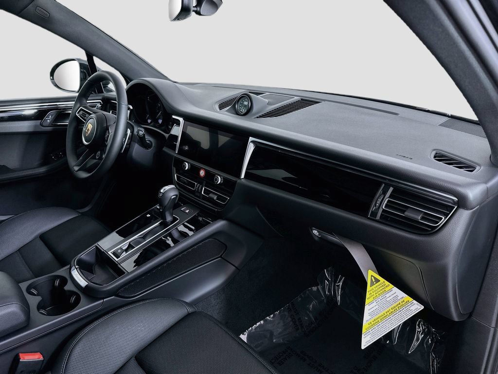 New 2026 Porsche Macan AWD/4WD image 31