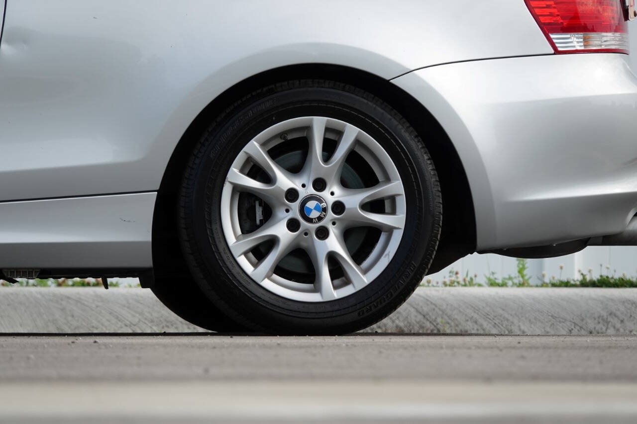 Used 2009 BMW 128i Convertible RWD image 44