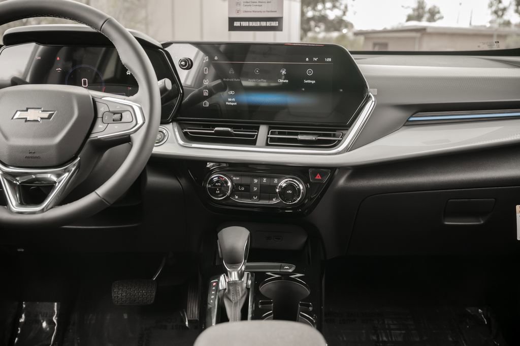 New 2026 Chevrolet Trax LT w/ Driver Confidence Package FWD image 24