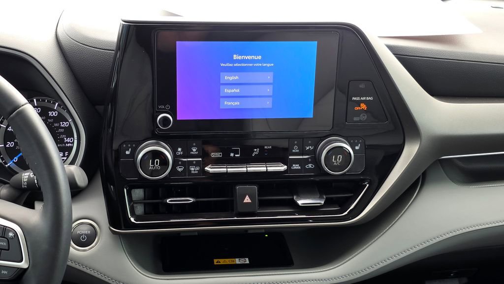 Certified 2024 Toyota Highlander XLE image 14
