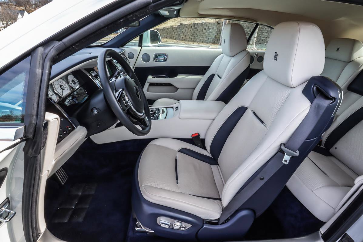 Used 2019 Rolls-Royce Dawn image 42