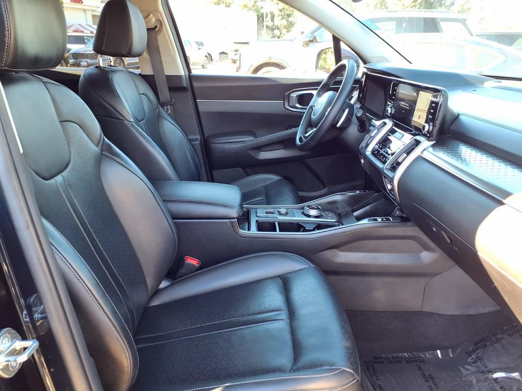 Certified 2023 Kia Sorento EX FWD image 7