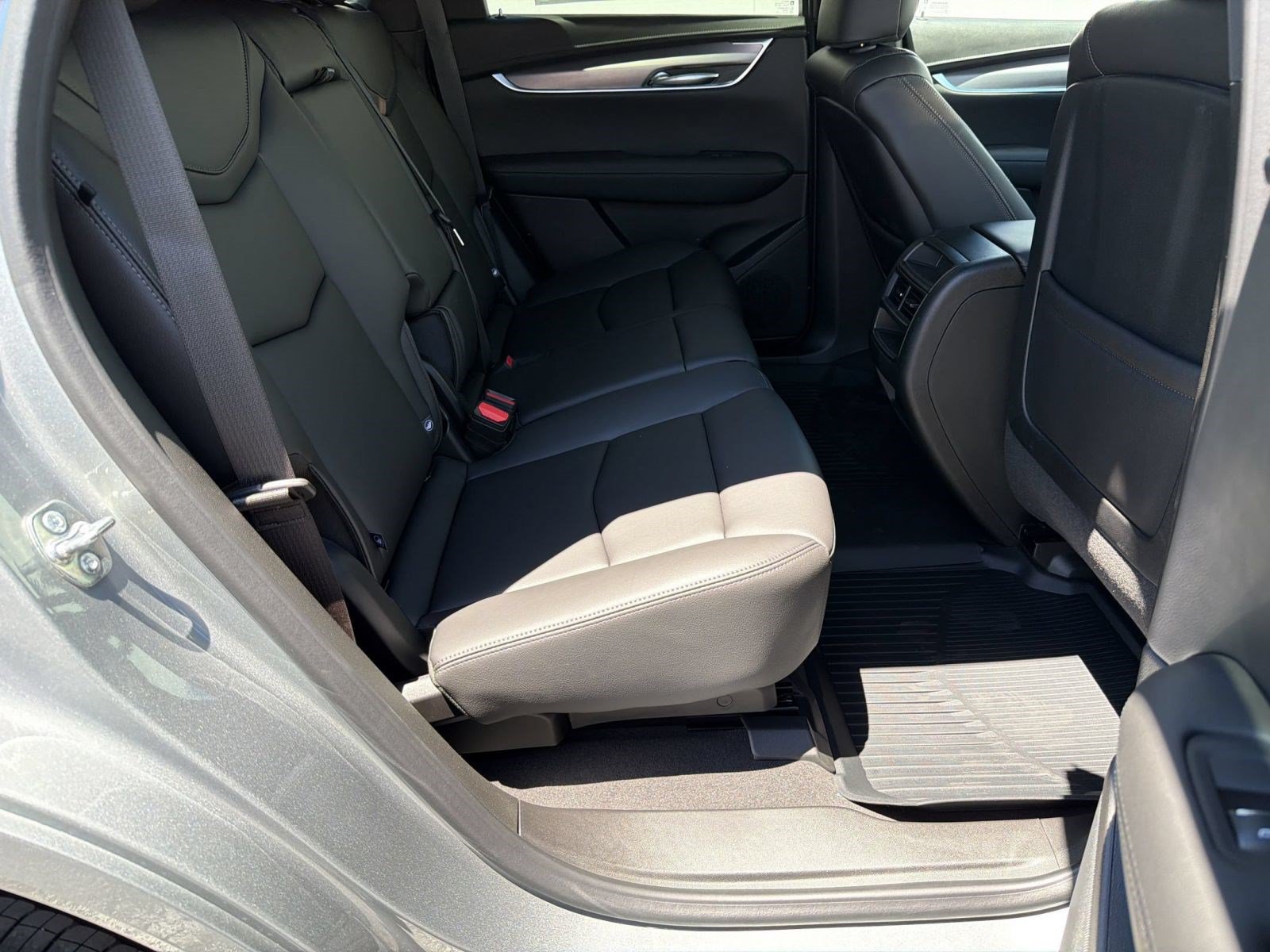 New 2026 Cadillac XT5 Luxury w/ LPO, Floor Liner Package AWD/4WD image 28