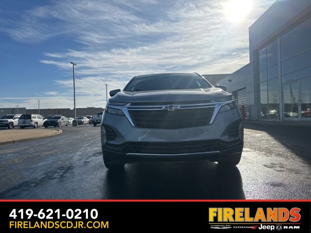 Used 2023 Chevrolet Equinox LT image 2
