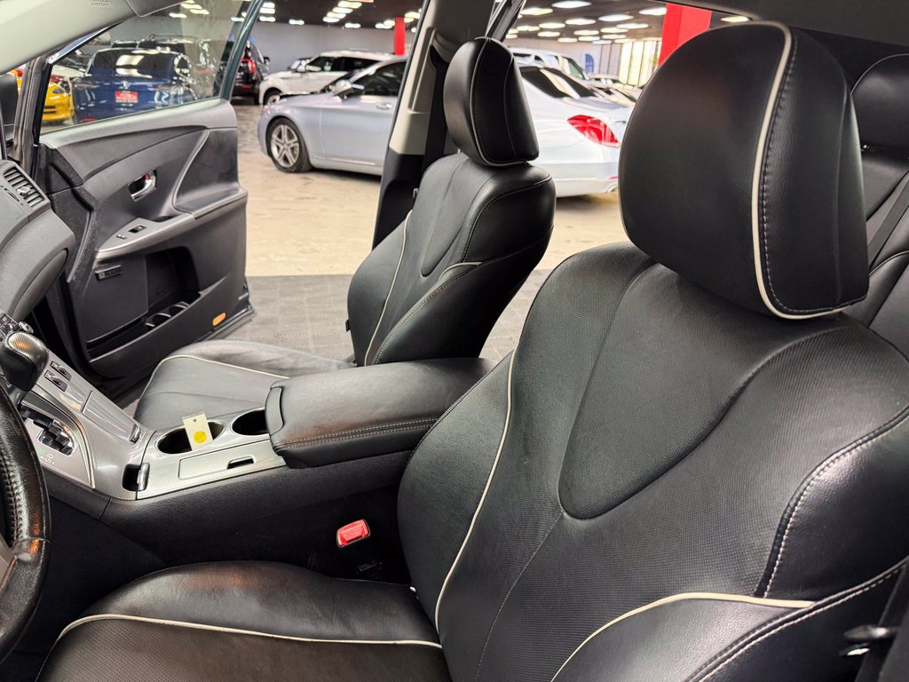 Used 2014 Toyota Venza XLE w/ XLE Premium Package FWD image 34