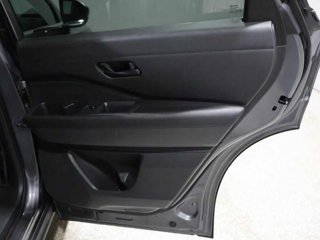Used 2024 Nissan Pathfinder SV image 20