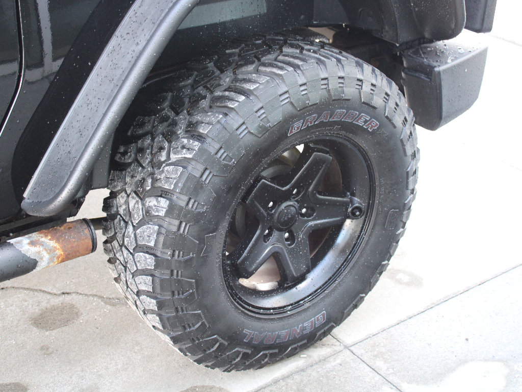 Used 2018 Jeep Wrangler Sport S image 37