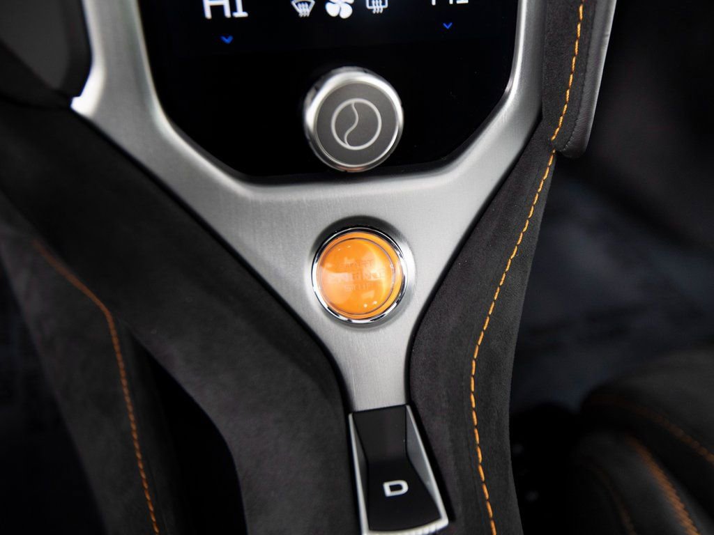 Used 2025 McLaren 750S image 21