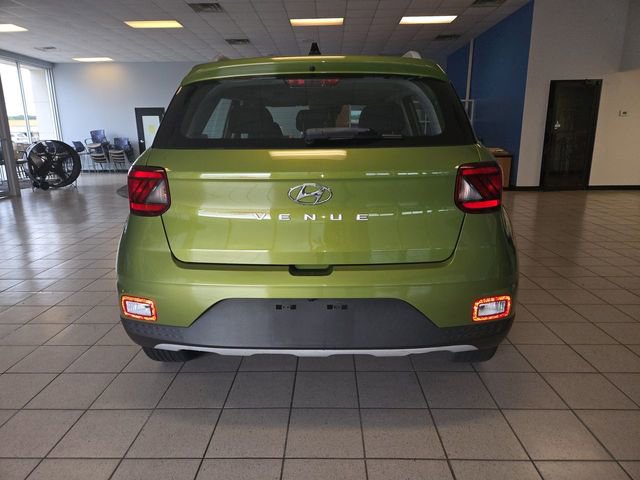 Used 2022 Hyundai Venue SEL FWD image 7