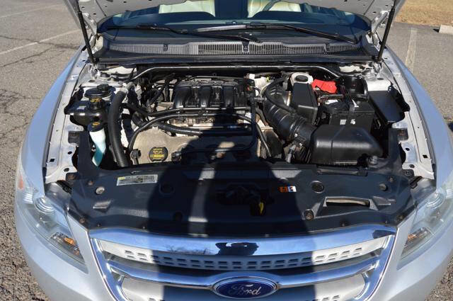 Used 2011 Ford Taurus SEL w/ 201A Rapid Spec Order Code image 32