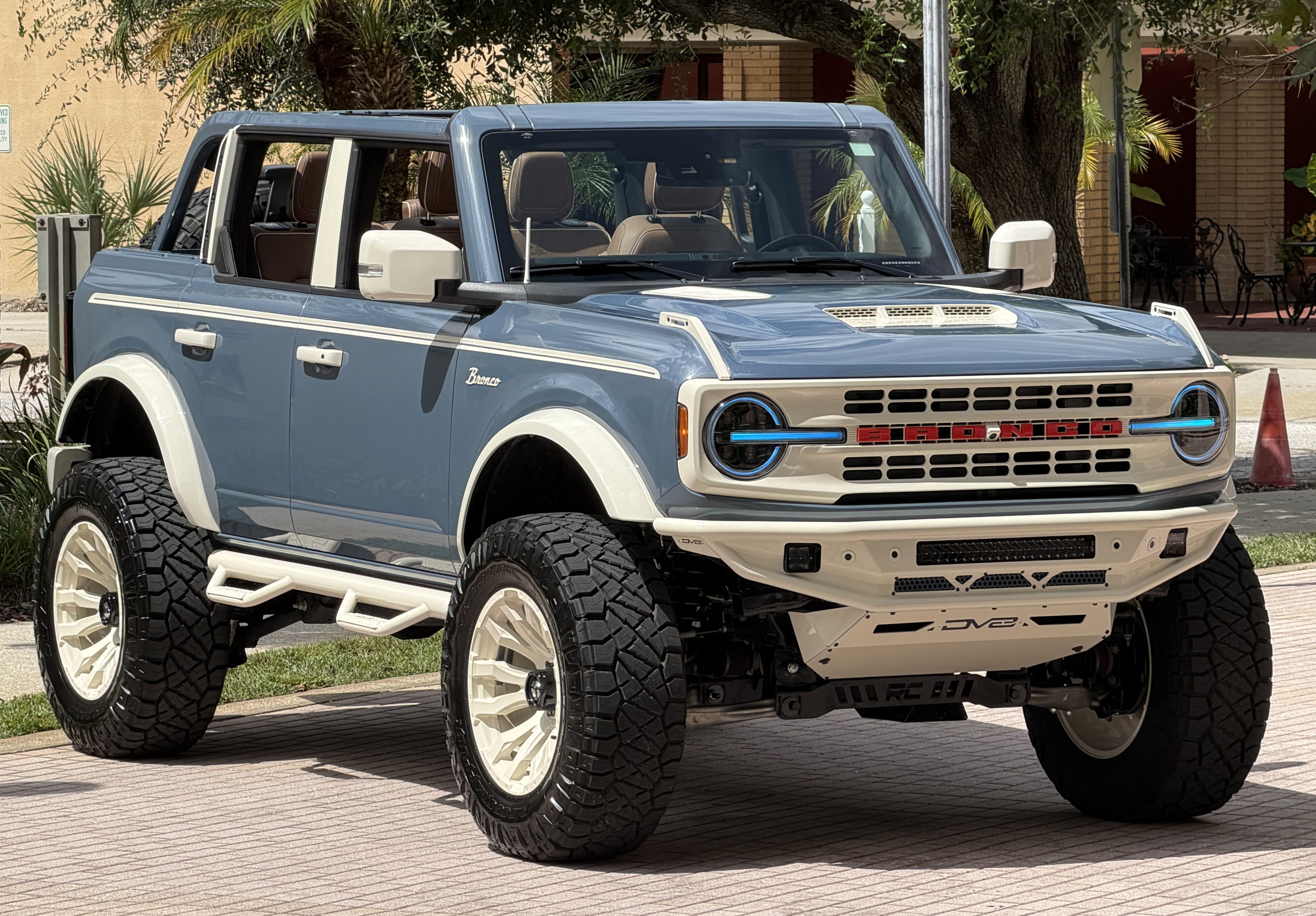 Used 2025 Ford Bronco Outer Banks AWD/4WD image 10