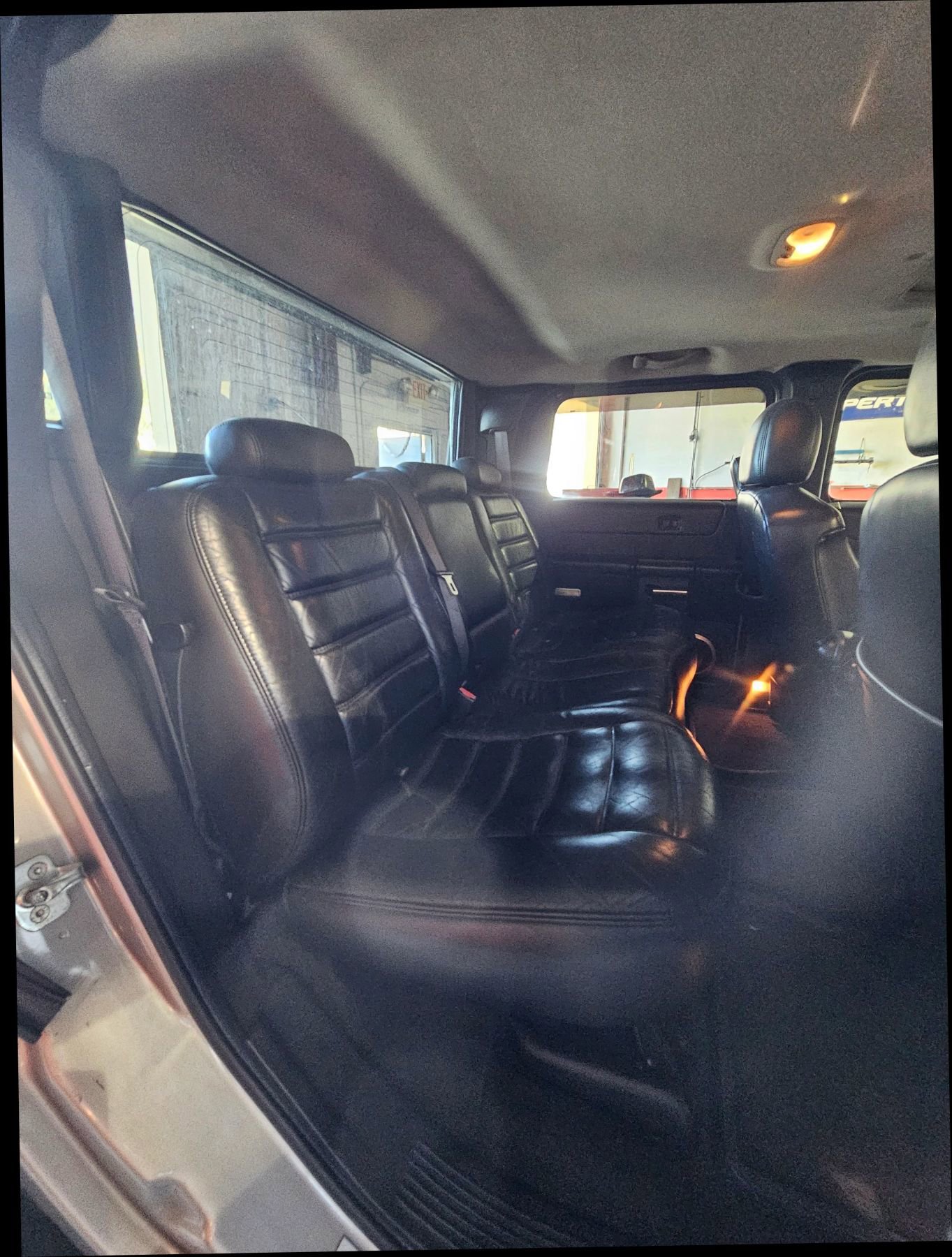 Used 2005 HUMMER H2 SUT w/ Preferred Equipment Group image 19