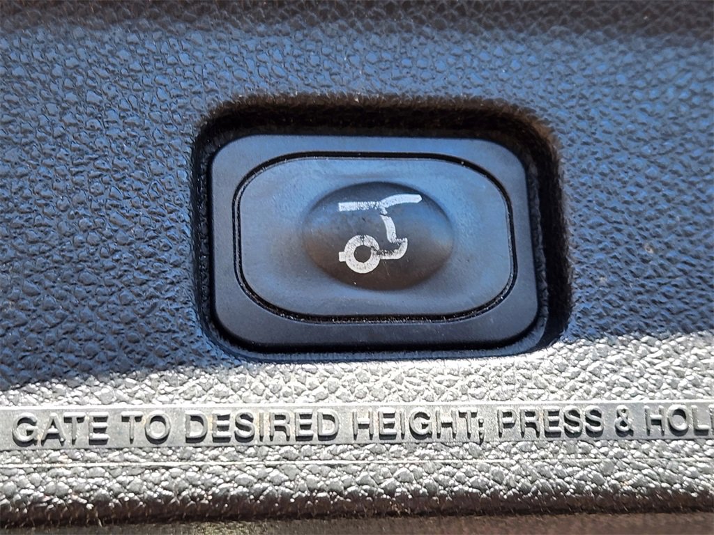 Used 2018 Ford Explorer Platinum image 33