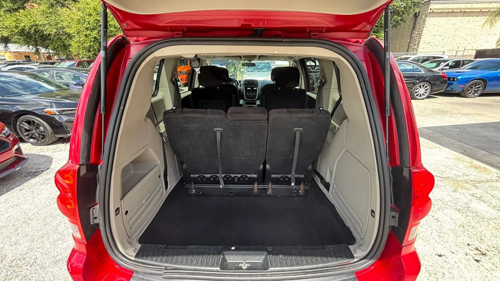 Used 2013 Dodge Grand Caravan SXT FWD image 20