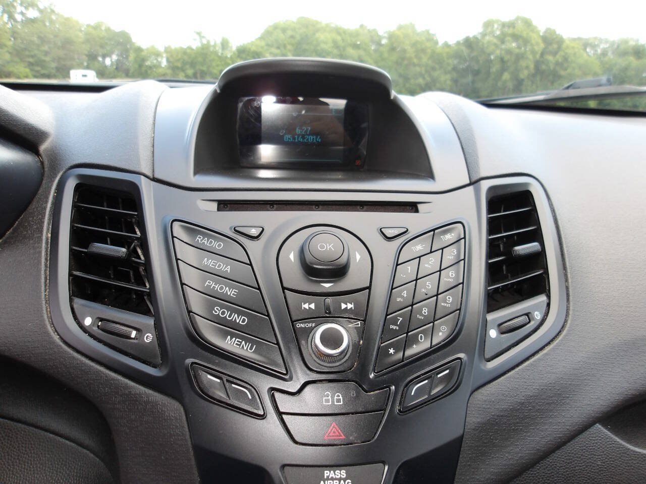 Used 2014 Ford Fiesta SE FWD image 12