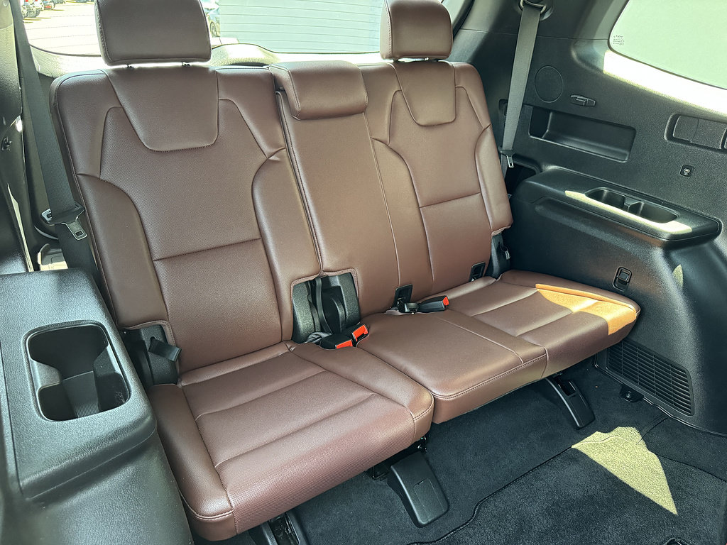 Used 2023 Kia Telluride EX w/ EX Captain's Chair Package AWD/4WD image 12