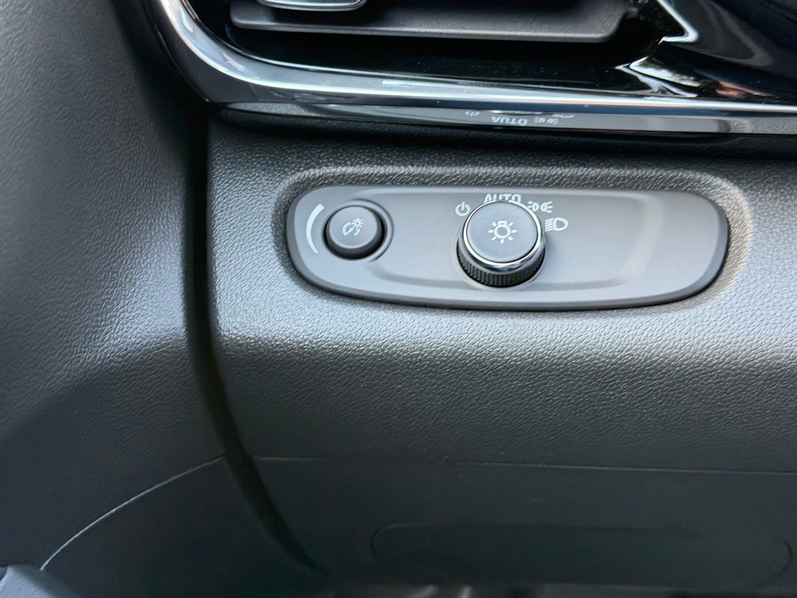 New 2026 Buick Envista Sport Touring w/ Convenience I Package FWD image 13