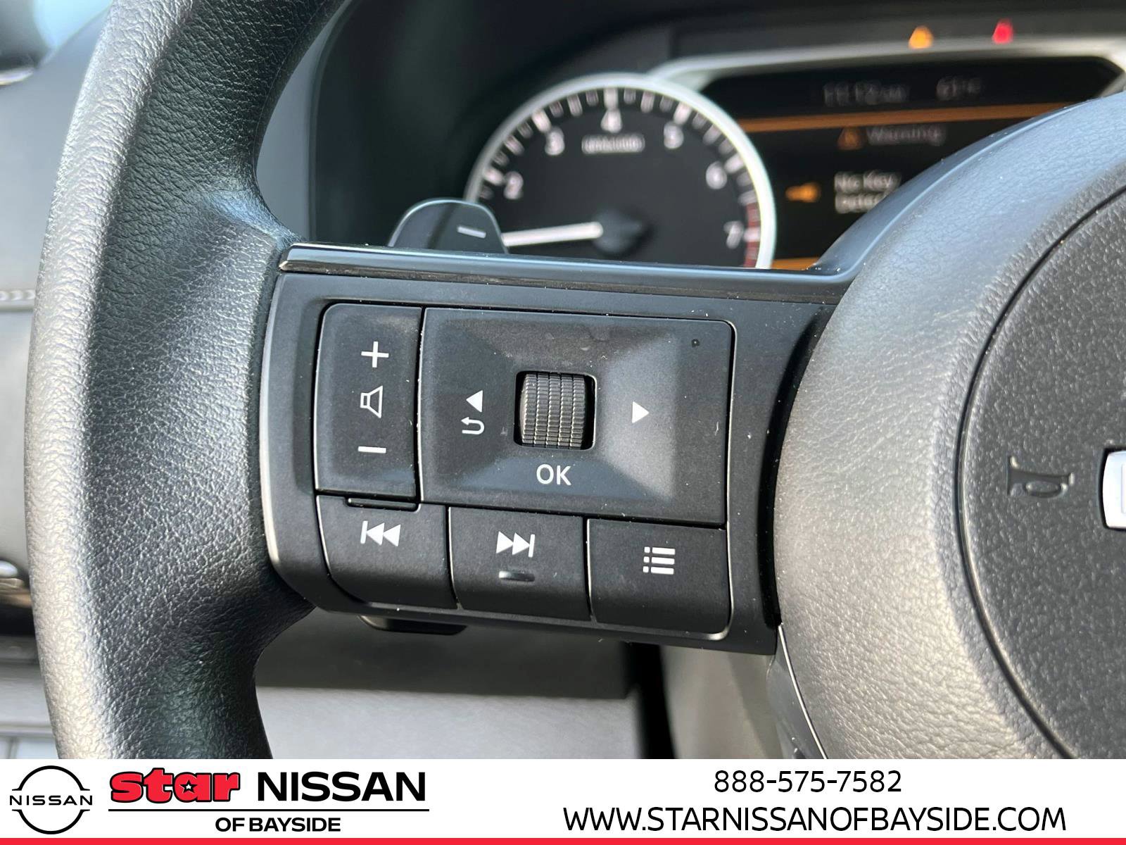 Used 2024 Nissan Pathfinder S image 16