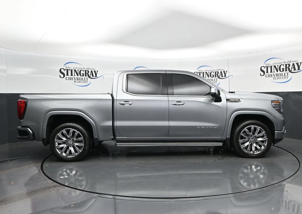 Used 2025 GMC Sierra 1500 Denali w/ Denali Reserve Package AWD/4WD image 8