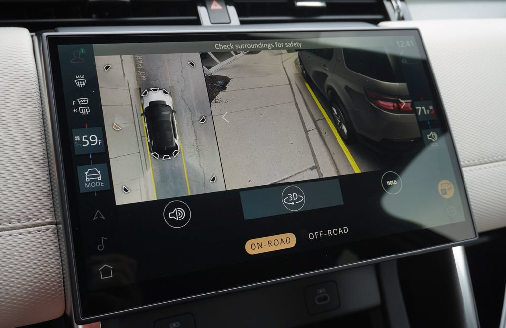 New 2026 Land Rover Discovery Sport Landmark AWD/4WD image 25