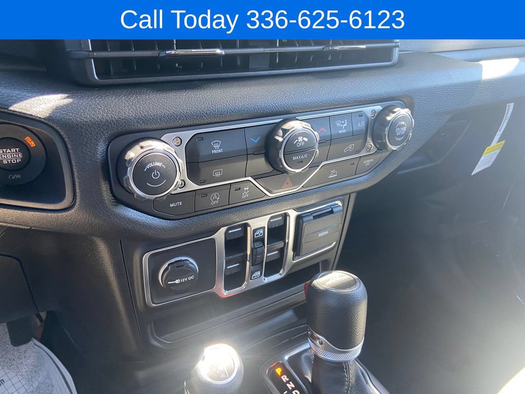 New 2025 Jeep Gladiator Sport AWD/4WD image 21