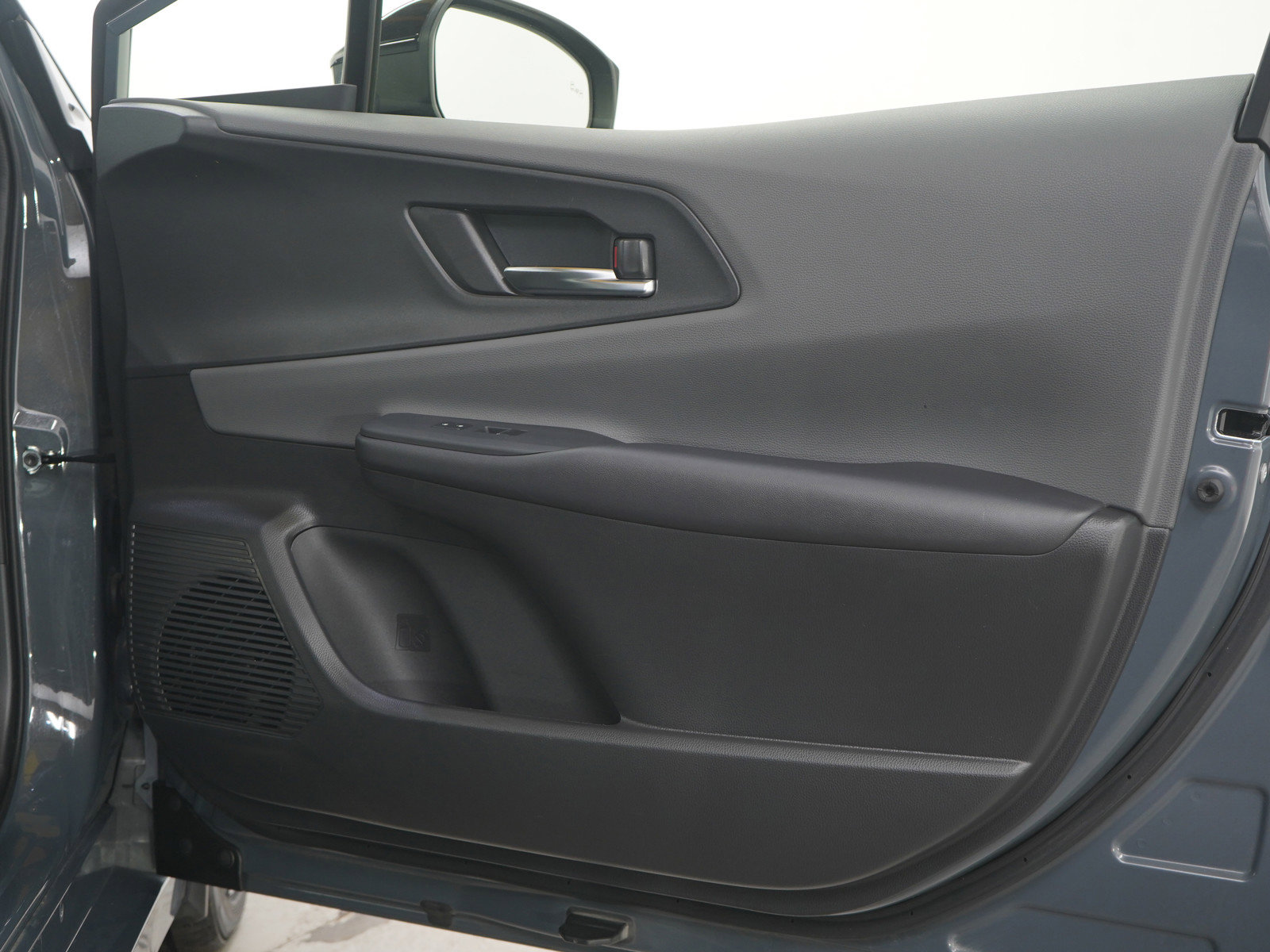 Used 2024 Toyota Prius XLE image 9