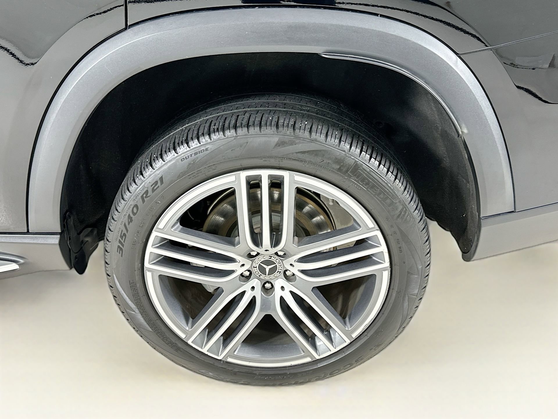 Used 2023 Mercedes-Benz GLS 450 4MATIC image 35