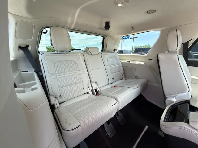 Used 2023 Lincoln Navigator Black Label AWD/4WD image 11