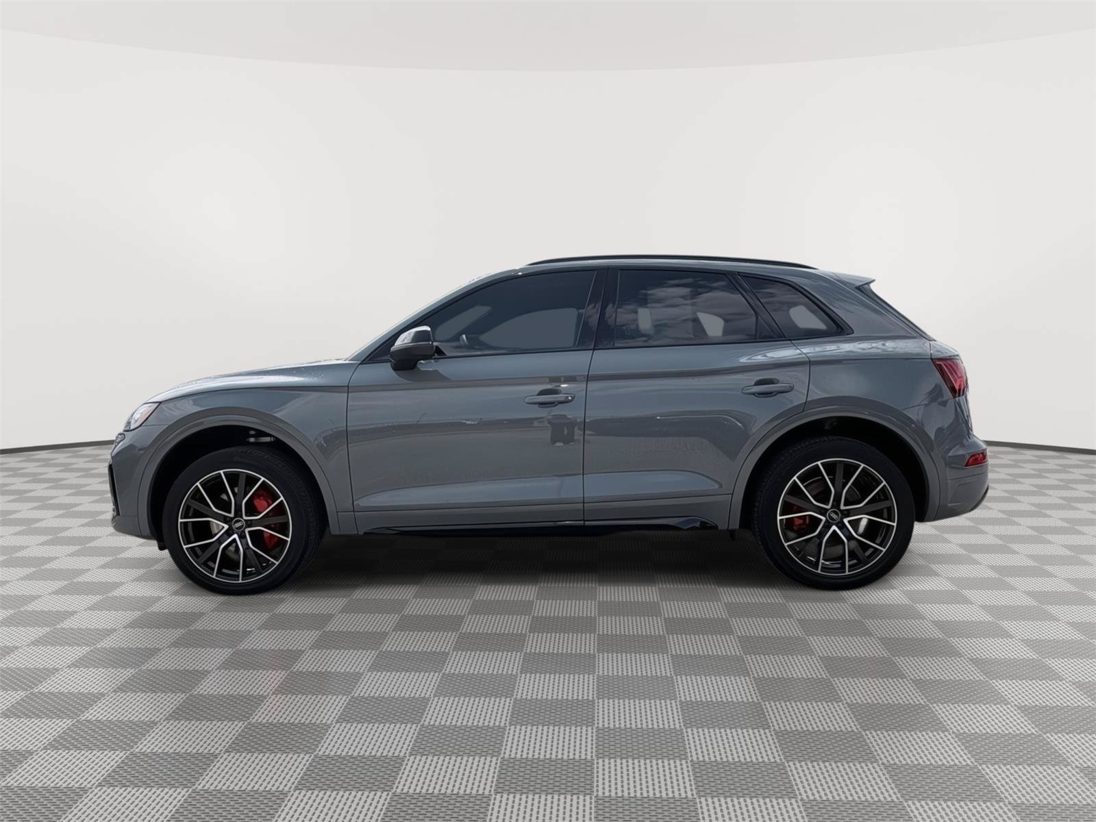 Used 2022 Audi SQ5 Premium Plus w/ Premium Plus Package AWD/4WD image 2