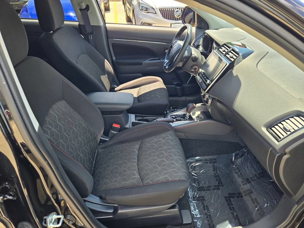 Used 2025 Mitsubishi Outlander Sport AWD image 9