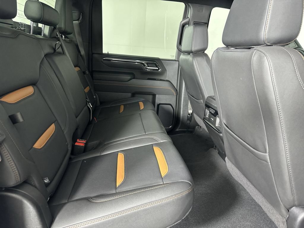 Used 2025 GMC Sierra 3500 AT4 w/ AT4 Preferred Package AWD/4WD image 29
