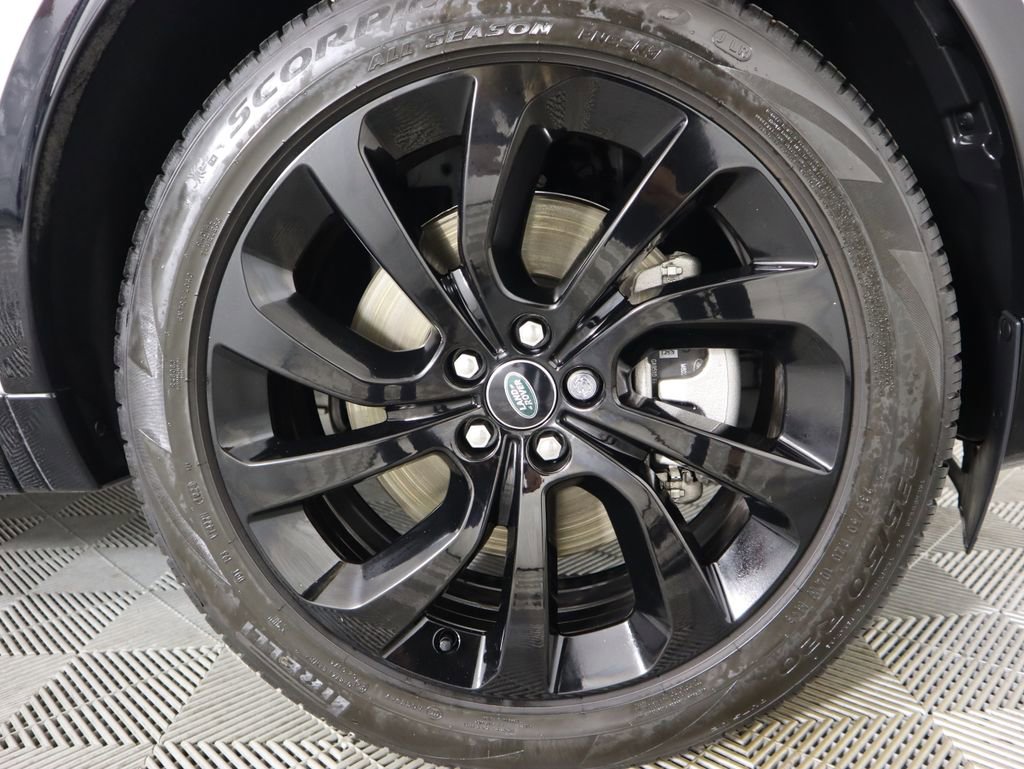 Used 2024 Land Rover Discovery Sport Dynamic SE image 32