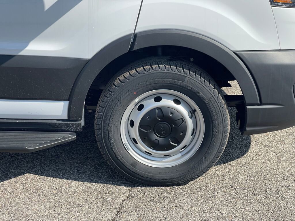 New 2025 Ford Transit 250 148 Medium Roof image 19