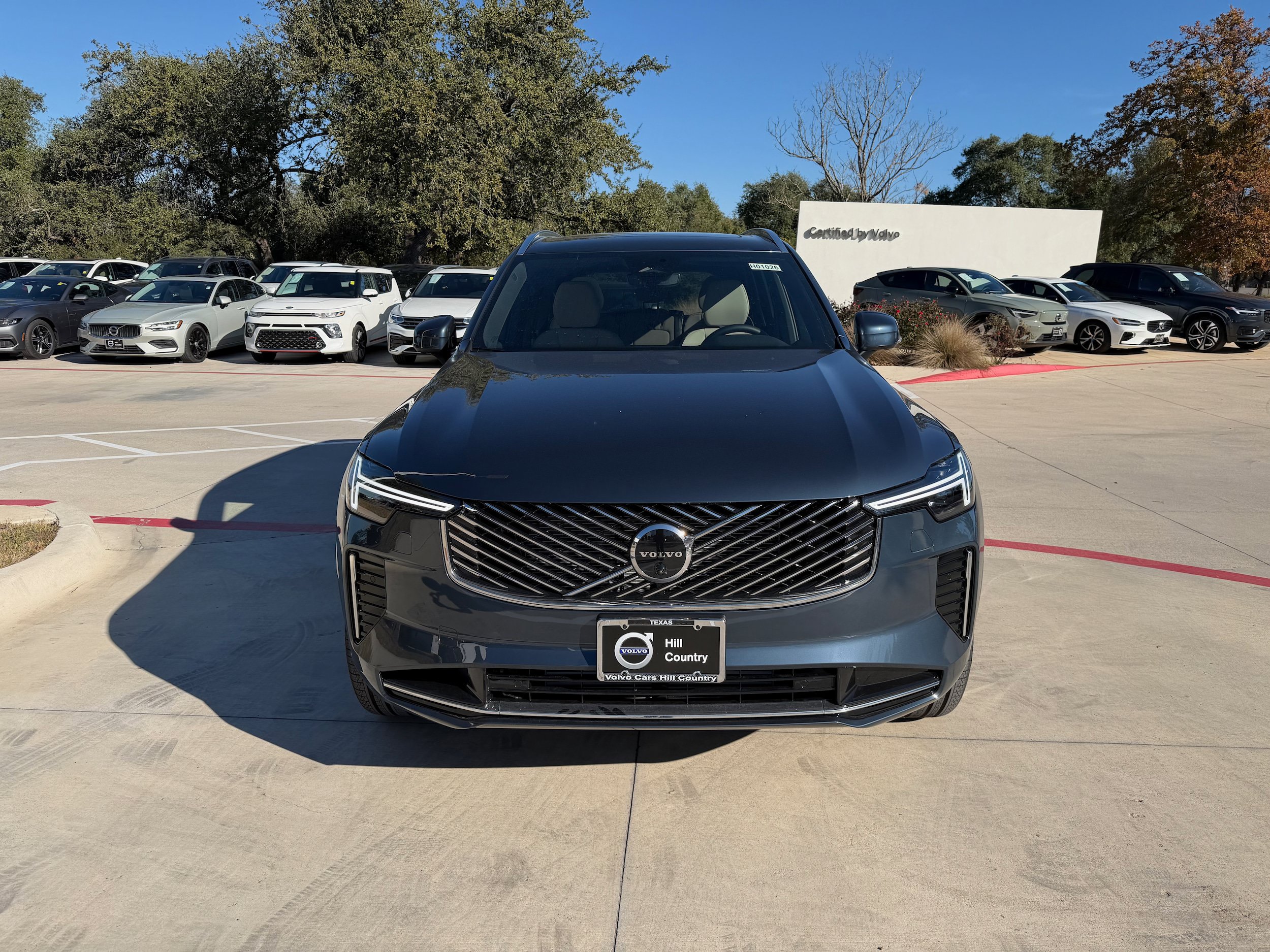 New 2026 Volvo XC90 T8 Plus w/ Protection Package Premier AWD/4WD image 6