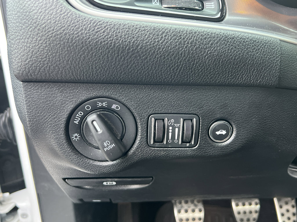 Used 2022 Dodge Challenger R/T w/ Blacktop Package image 15