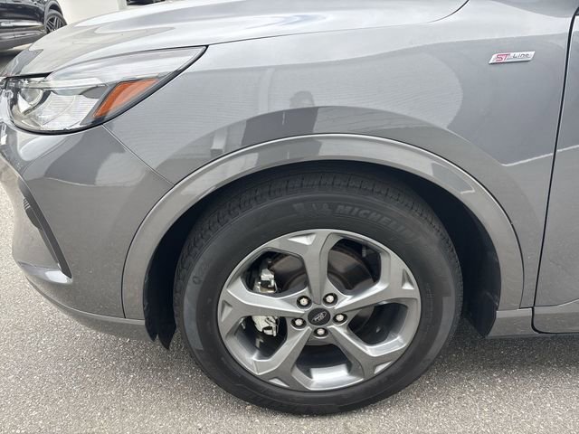 Used 2023 Ford Escape ST-Line w/ Tech Pack #1 FWD image 18