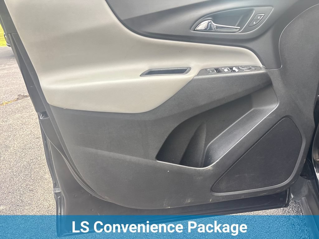 Used 2020 Chevrolet Equinox LS w/ LS Convenience Package FWD image 14