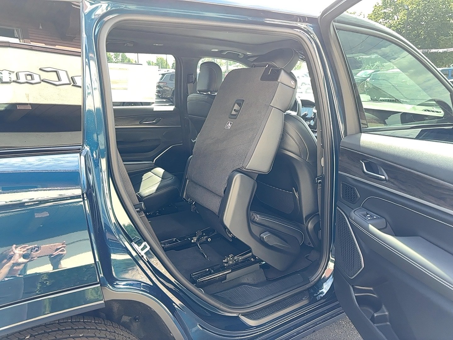 New 2027 Jeep Grand Cherokee L Limited AWD/4WD image 8