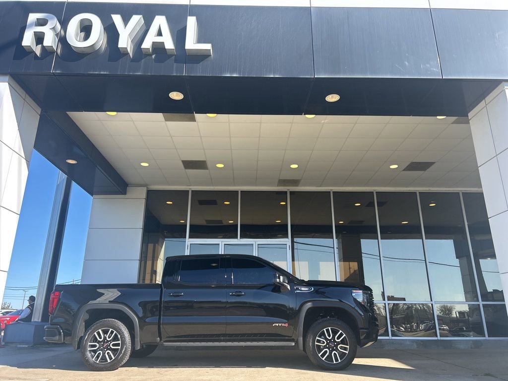 Used 2025 GMC Sierra 1500 AT4 w/ AT4 Premium Package image 1