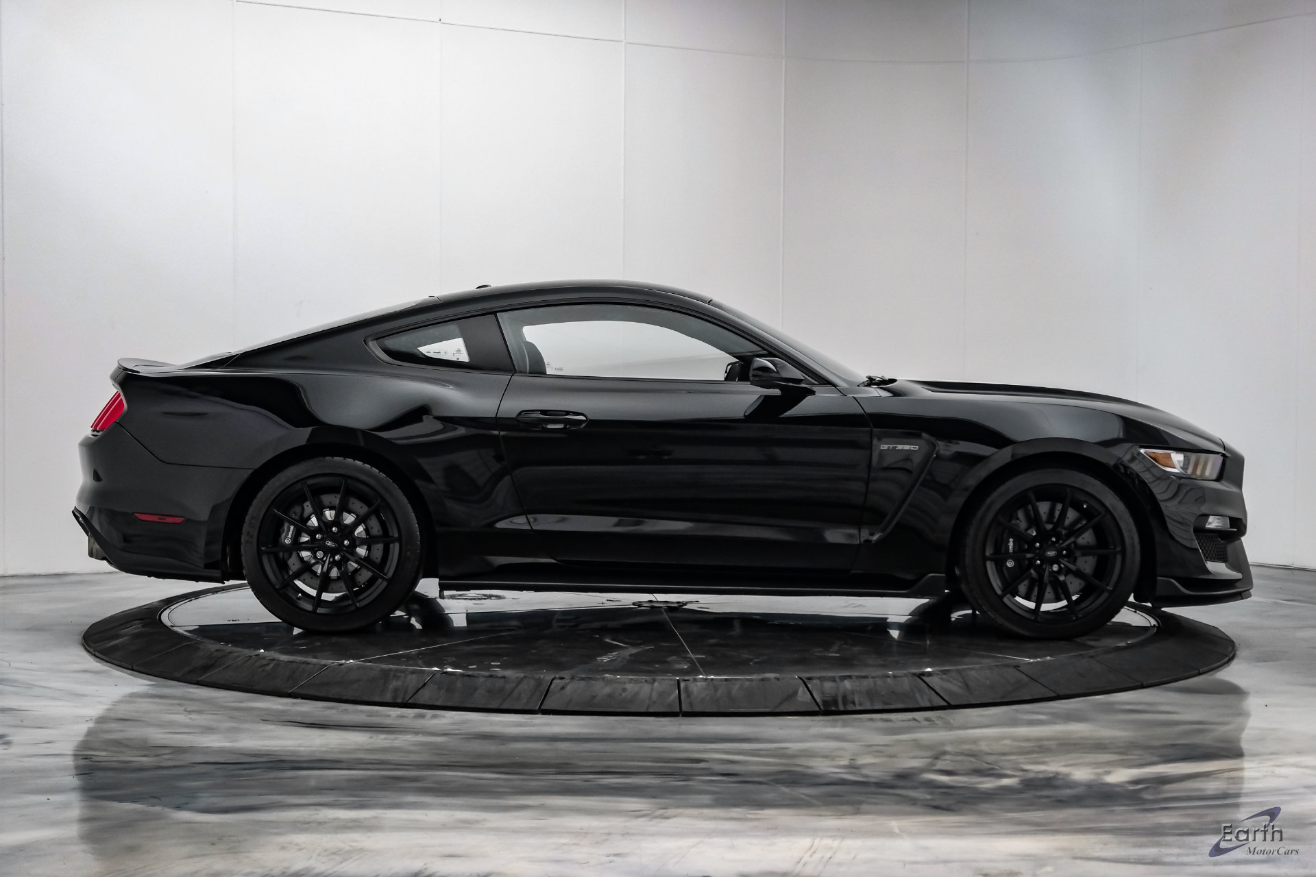 Used 2015 Ford Mustang Shelby GT350 RWD image 19