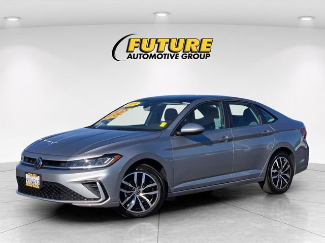 Used 2025 Volkswagen Jetta SE FWD image 10