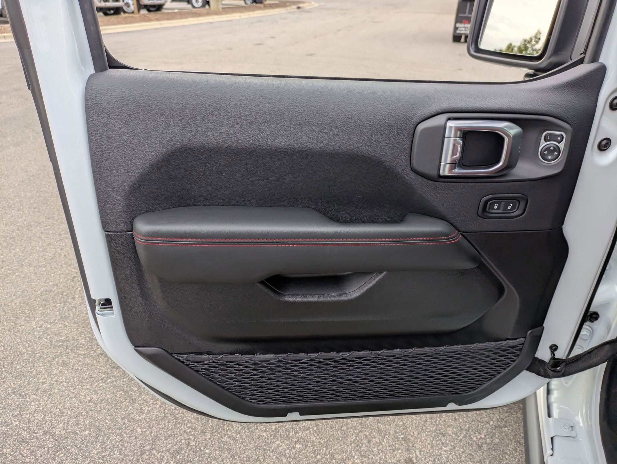 Used 2024 Jeep Wrangler Unlimited Rubicon 392 image 16