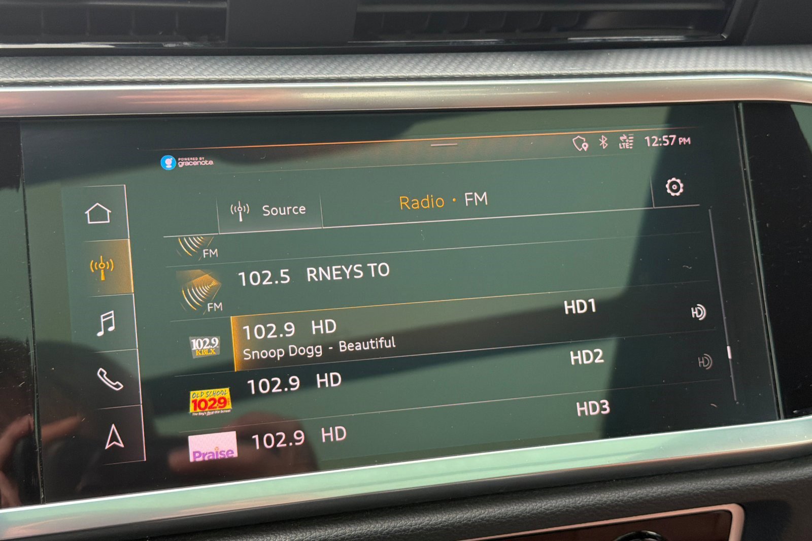 Used 2020 Audi Q3 2.0T Prestige w/ Prestige Package image 25