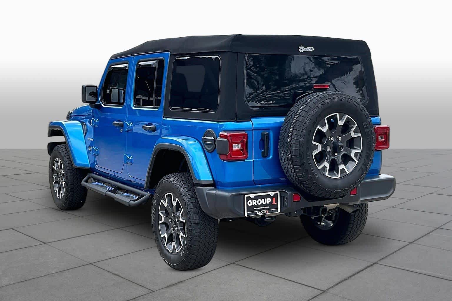 Used 2024 Jeep Wrangler Unlimited Sahara AWD/4WD image 12
